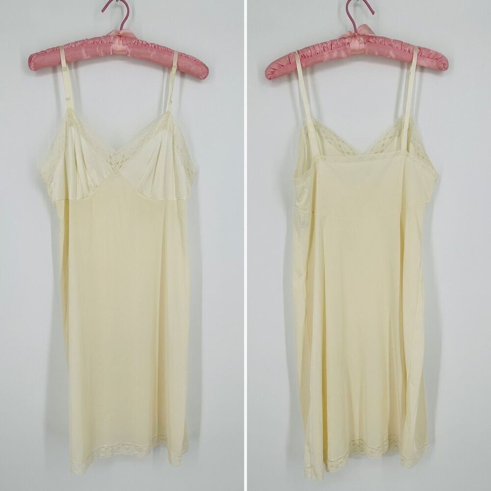 Vintage Vanity Fair Full Slip‎ Lace Antron III Nylon 70s Cream Womens 38 Large
